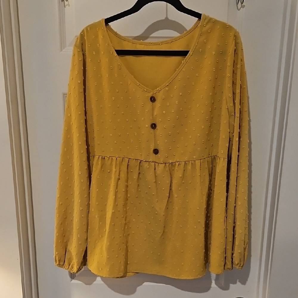 LOW $4.99 SHIPPING. Yellow DOTTED SWISS 3 Button Women's XL Top LS